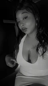 Charlotte__Brown_ REMEMBER THIS TIME IN BLACK AND WHITE Gambar 2