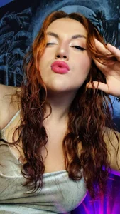 becca_diamond 💋 Let this year begin with a smile caused by me. Gambar 3