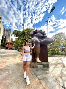 Michelle_se Exploring the beauty of Medellín! Hình 2