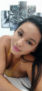 Francesca_ferrari Yellow lingerie Immagine  3