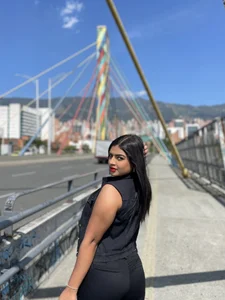 ElleGiselleeのI STOPPED THE TRAFFICの 2枚の写真