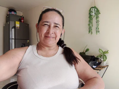 ElizabethMiler sexy girl Pic 2