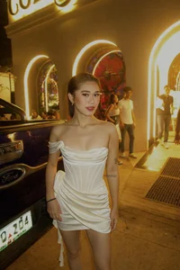 dangerouswomanx WOMANNIA Foto