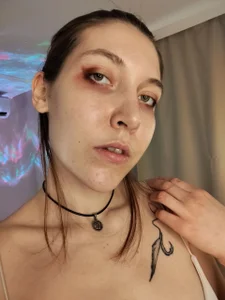 ClariceWellen do you like my make-up? Pic 2