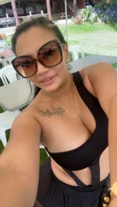 abigail_restrepo 💗🌴 slika