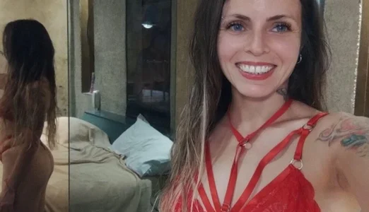 Goldie_CazacuのGoldieの 2枚の写真