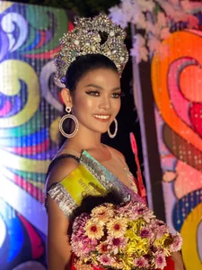 MajesticKitana Public Foto