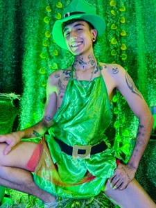 Patrick_Rango: Follow the rainbow… it leads to me 🌈🍀 ( 7 фото)