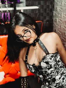 Look at me ✨️🖤 od carolinerue  snímek