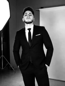 SebastianMaximoff_ Black and white creates a strange dream landscape that color can never -Jack Antonoff Foto