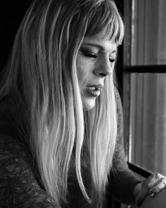 Stesnyashka123 Lady in Red Pic 2