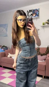 Zoe_Vee Banana Mode: ON Pic 2