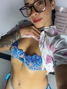 Im very naughty veterinarian de Layla_Revers  3 Imagens