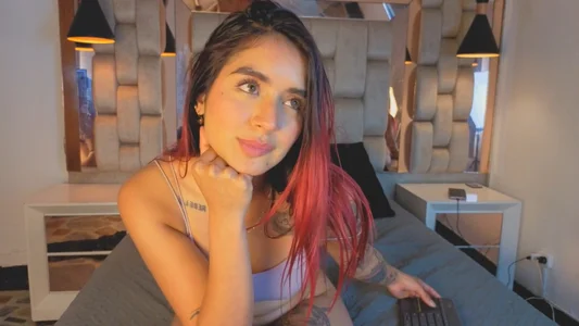 🤭 de LeoFire7  2 Imagens