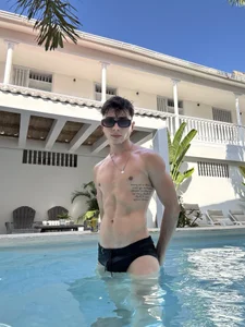 hotay8_ Public Pic 2
