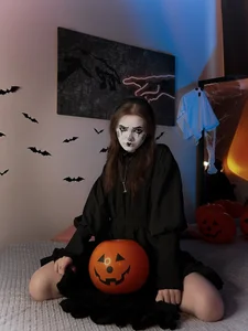 Kiss me if you dare🎃 od Dilara_xBaby  4 snímek