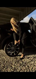 Emmi_crystal tease in car Kuva 4