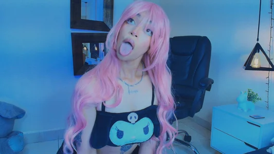 Ariadnaaa_ Ary in pink Pic 2