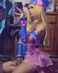 sakaexxx Dark magician girl - {count, plural, one {תמונה אחת} two {שתי תמונות} many {# תמונות} other {# תמונות}}