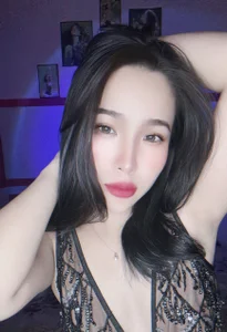 LucyKiss Public Pic 2
