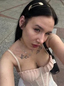 NikkiGoldSide: Not for weak nerves 😈 ( 4 фото)