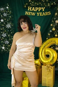 Abril_Beltran_ Countdown to Charm 🤭🎁⭐ Poză 4