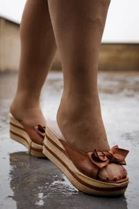 LiaTaylorr: Rain with lia ( 2 фото)