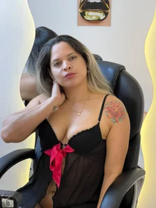 sexy latina ♥ kisss lip de VenusMorgan1 Foto