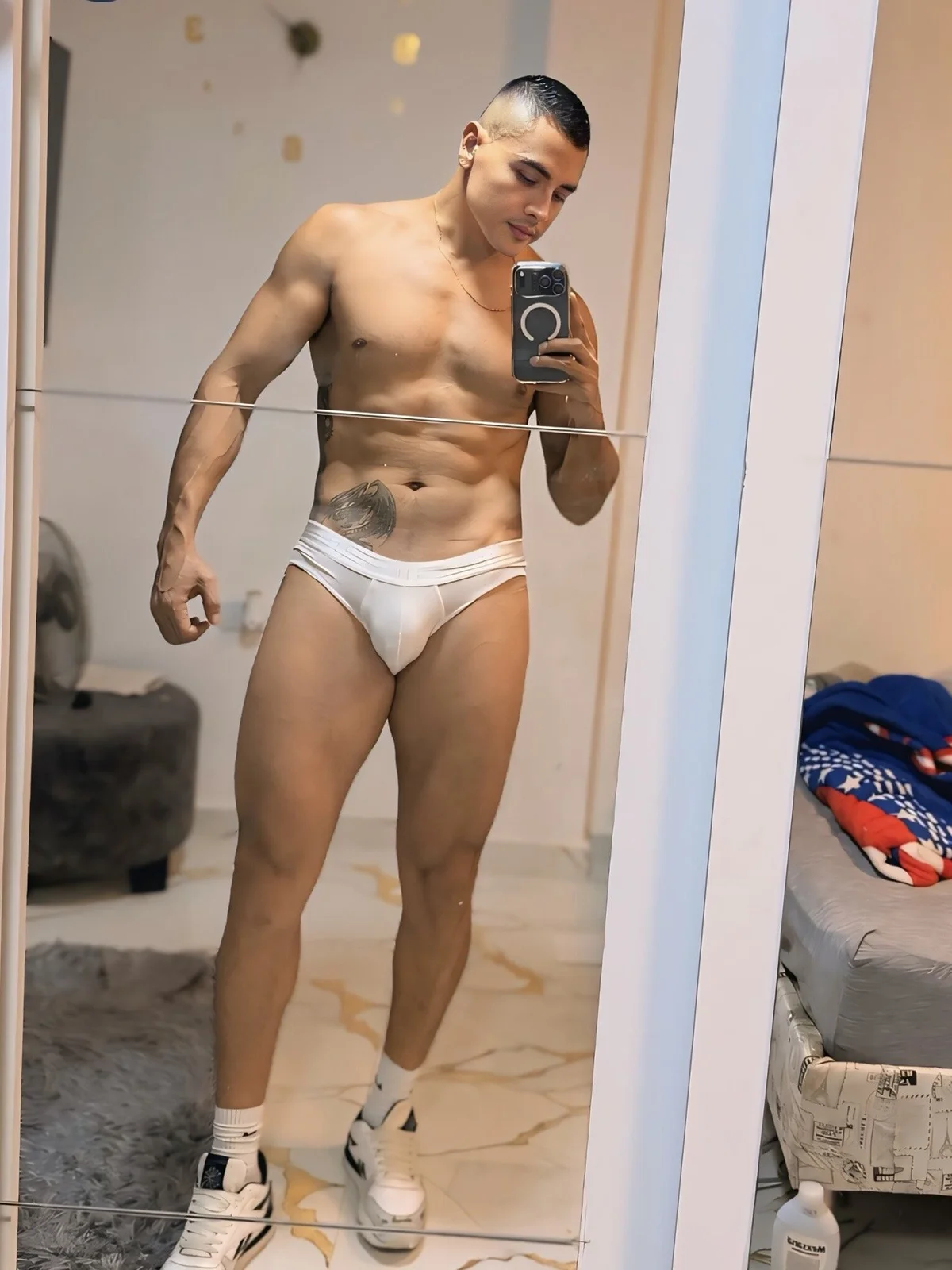 Foto em tendência de Paul22cm- 2152