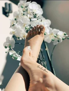 Des pieds et des mains de MissSweetYumi Foto