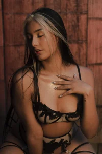 alicee_clark_ Public Pic 4