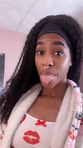 Kira21_13 Public Pic 2