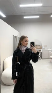 MaeCarnley's photo