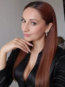 Charlote-Harper 💋Elegance attracts attention… attitude makes you stay✨ slika