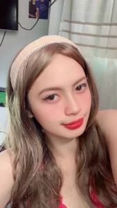 ChristiniaWins: Public ( 5 фото)