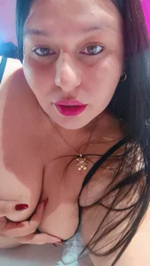 Amanda-Cruz Public Pic 9