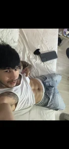 Dammianmiller Dammianselfies  9টি ছবি