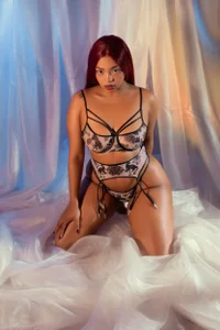 red ebony de skarletbrown  2 Imagens