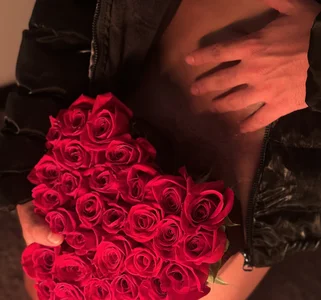 jhosepMoreno Flowers for you today. 🌹🌹🌹 Foto 2