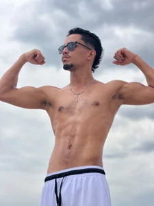 muscular guy od DrakeFoxx  4 snímek