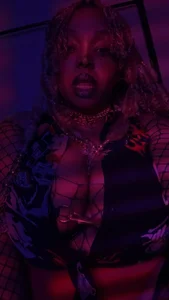 RuetheWaning Deliciously Dark Foto 2