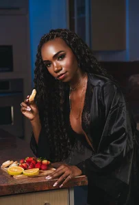 Tessa_Owenss Can I be the dessert? We are going to cook😏💋 Pic