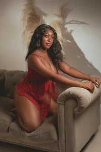 MelissaWilson1 Ebony in red Pic 3