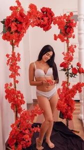 Anika_H Public Pic 5