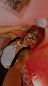 feeling so sexy 😋💦🖤🥵 de FoxyRoxxy_  Imagens