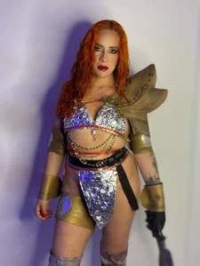 sahra_taylor_ Red Sonja Cosplay Immagine  2