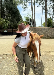 A woman whose passion is like this.🤎🤠 de TS-SimplyTheBest  3 photos