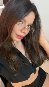 CandiceSpencerのNaughty Look, Sexy Vibes 💋👓❤️の 4枚の写真