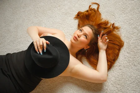 MarryMilash What does the hat hide? Billede 8