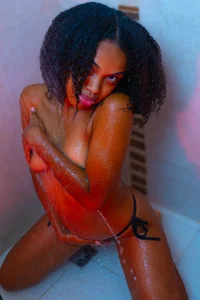 bella_moonlight_cr kullanıcısının SENSUAL SHOWER albümü -  7 fotoğraf